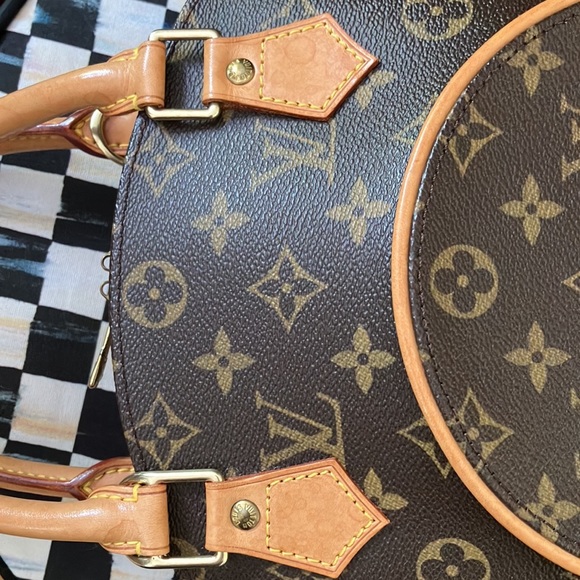 Vintage Louis Vuitton Ellipse MM 🙌 - Picture 5 of 10